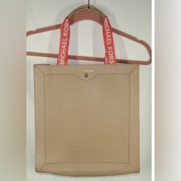 Michael Kors Handbags - Michael Kors Limited Edition Blush Textured Double Strap Tote Shoulder Bag